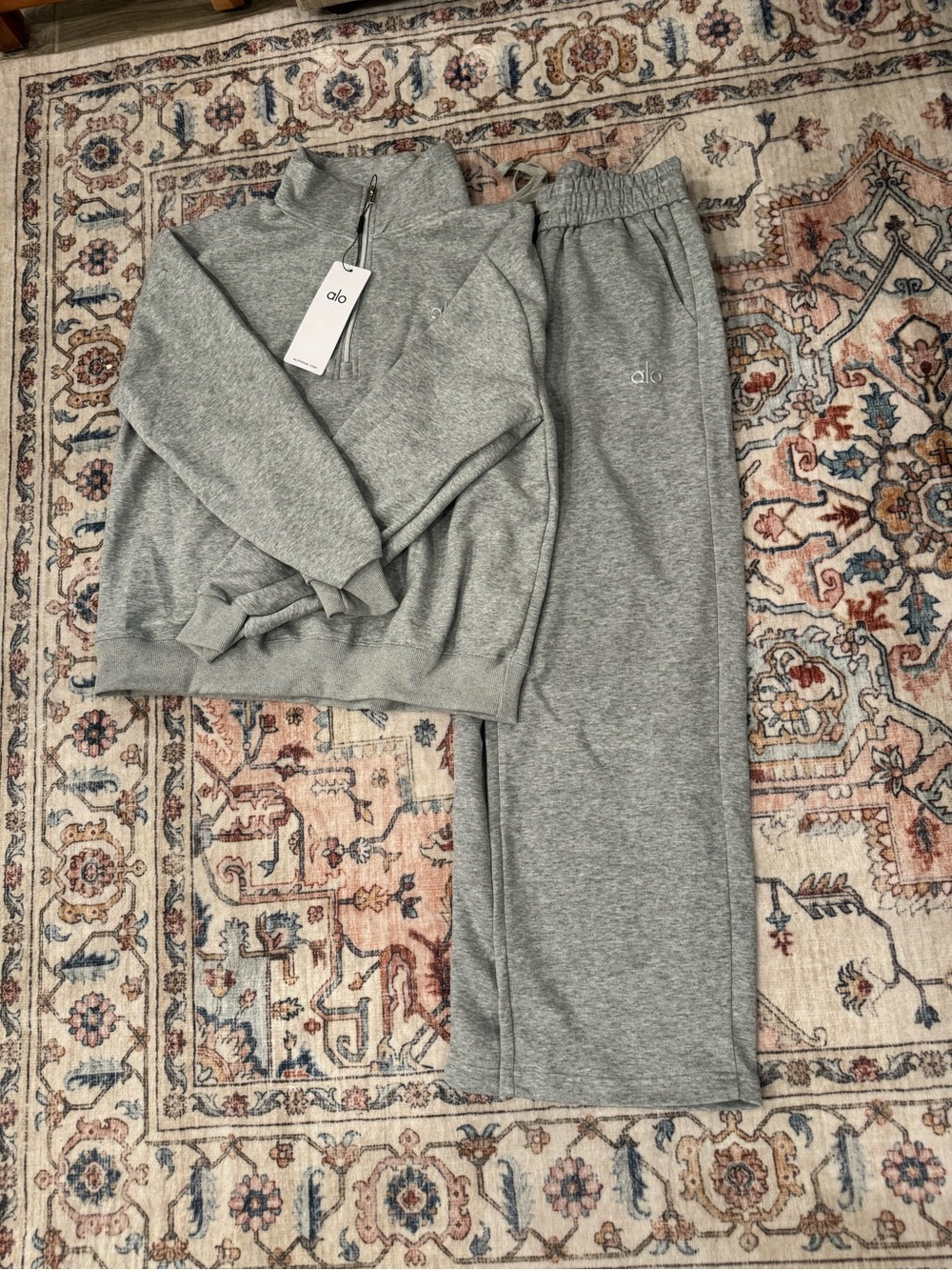 ALO Yoga Gray quarter zip & Jogger Set